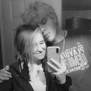 Meet your Posher, Dakota